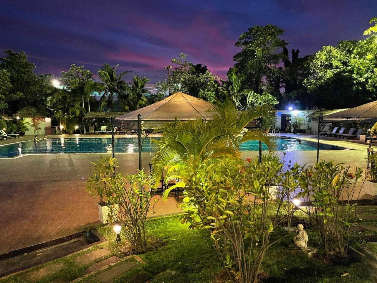 Cambodian Country Club Hotel Phnom-Penh Buitenkant foto